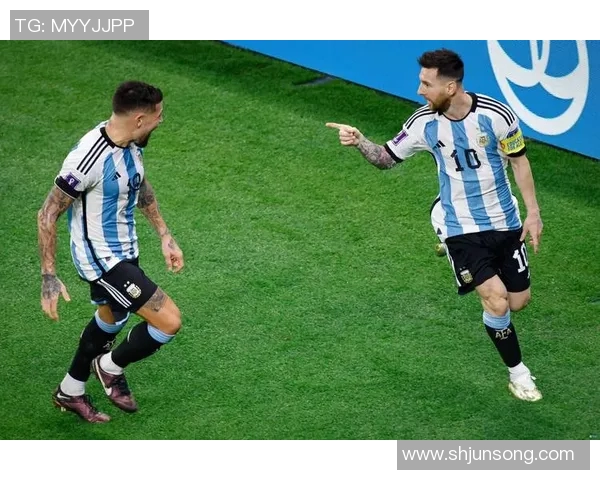 足球明星荣获最佳球员奖项精彩瞬间分享与背后故事揭秘