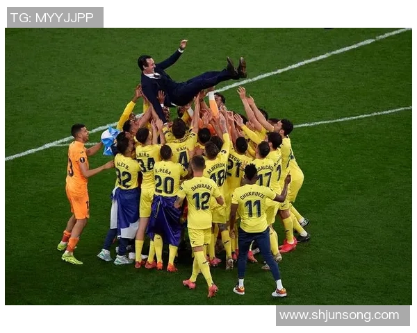 足球明星的绝技揭秘:他们如何在赛场上创造奇迹与精彩瞬间