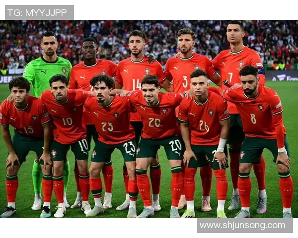 德国足球界的传奇球星即将退役回顾他们的辉煌历程与影响力